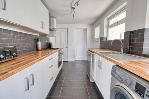 Kitchen- click for photo gallery